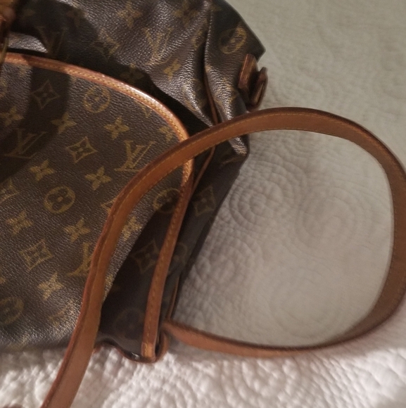 Authentic Louis Vuitton Saumur 35 Crossbody Bag #AR0930 - Picture 12 of 16